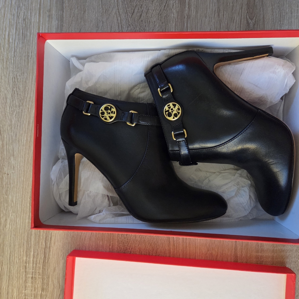 Elegant Black Ankle Boots